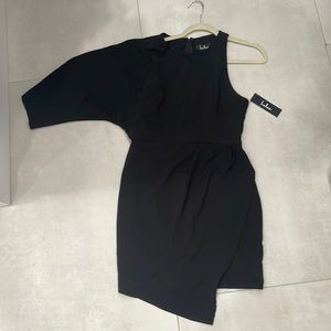 Lulu’s dress, with tags still on